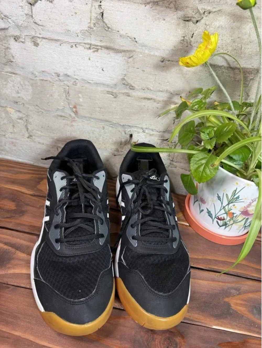 ASICS Upcourt 6 Black/White/Gum Solid Low Top Lace-Up Men's Rubber Sneakers